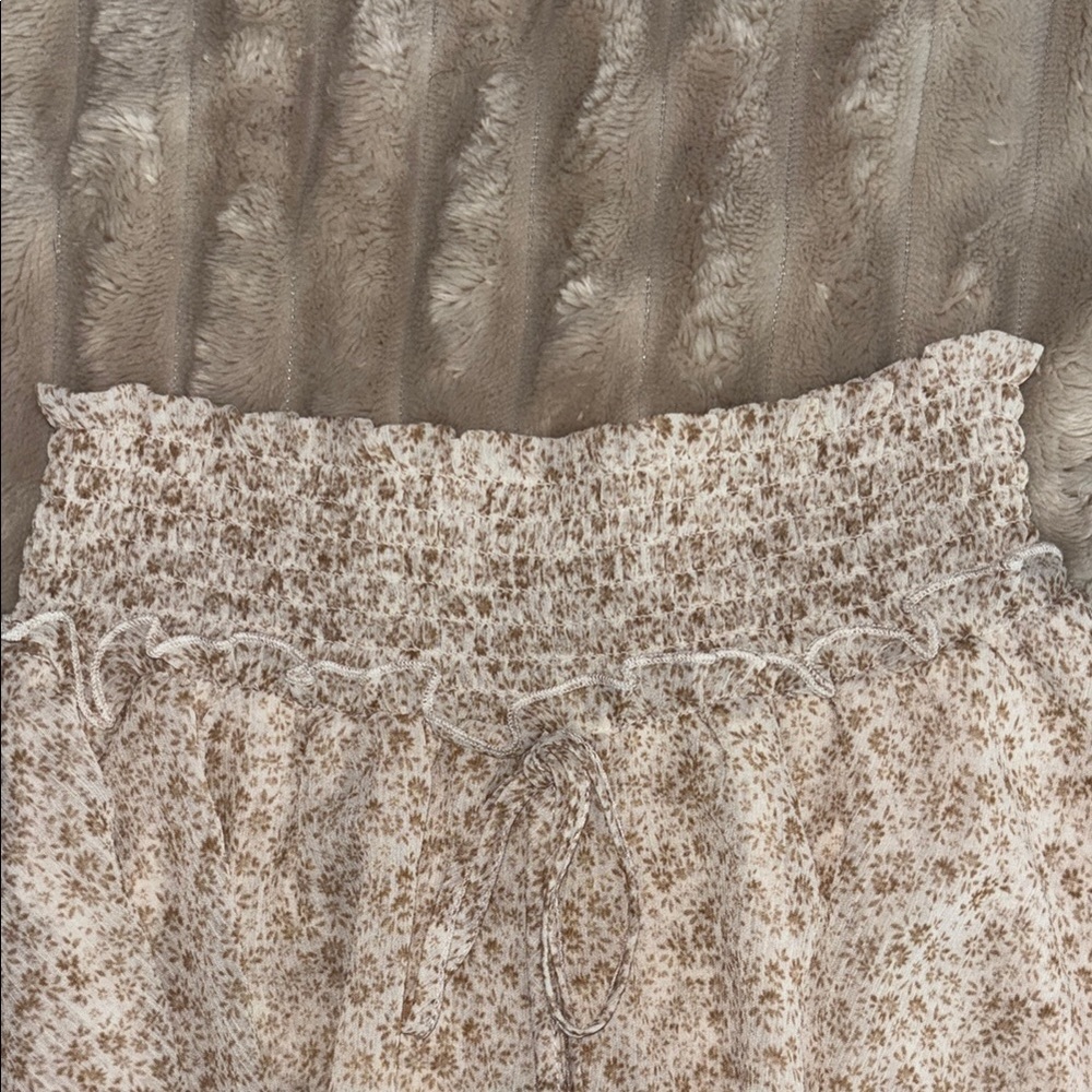 Floral Ruffle Shorts - Picture 3 of 4